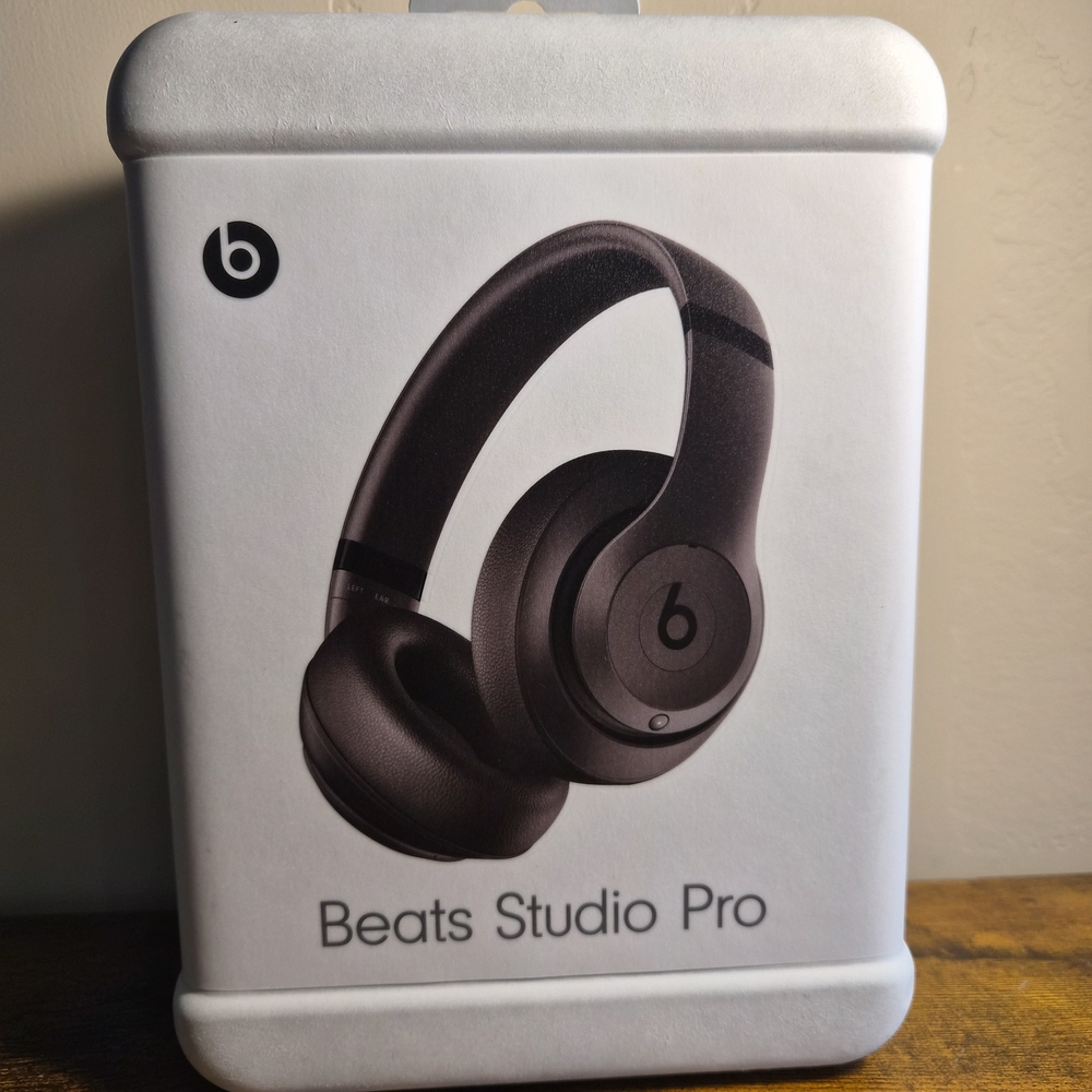 NWT Beats Studio Pro Wireless Noise Cancelling Headphones - Deep Brown